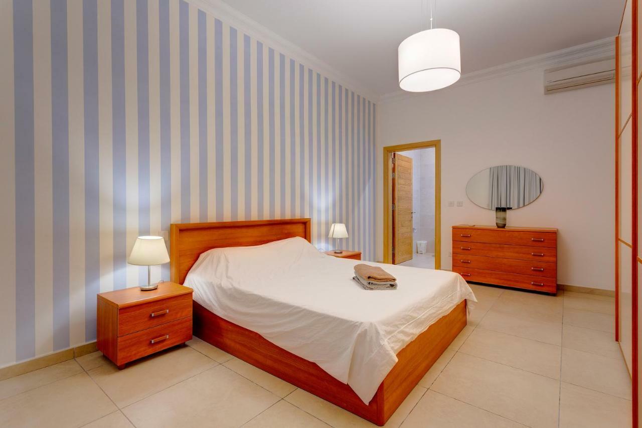 Apartment In Fort Cambridge With Pool Sliema Buitenkant foto