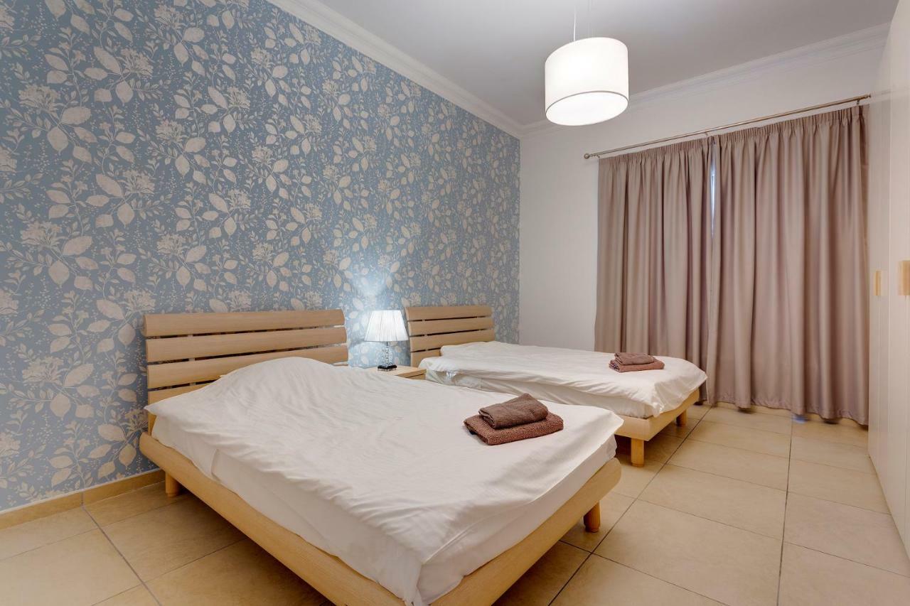 Apartment In Fort Cambridge With Pool Sliema Buitenkant foto