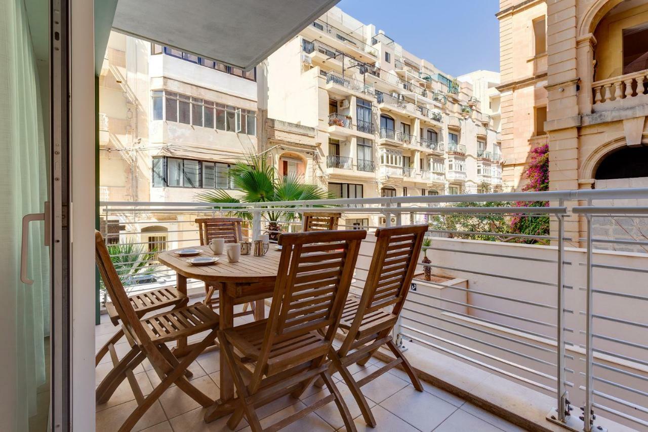 Apartment In Fort Cambridge With Pool Sliema Buitenkant foto