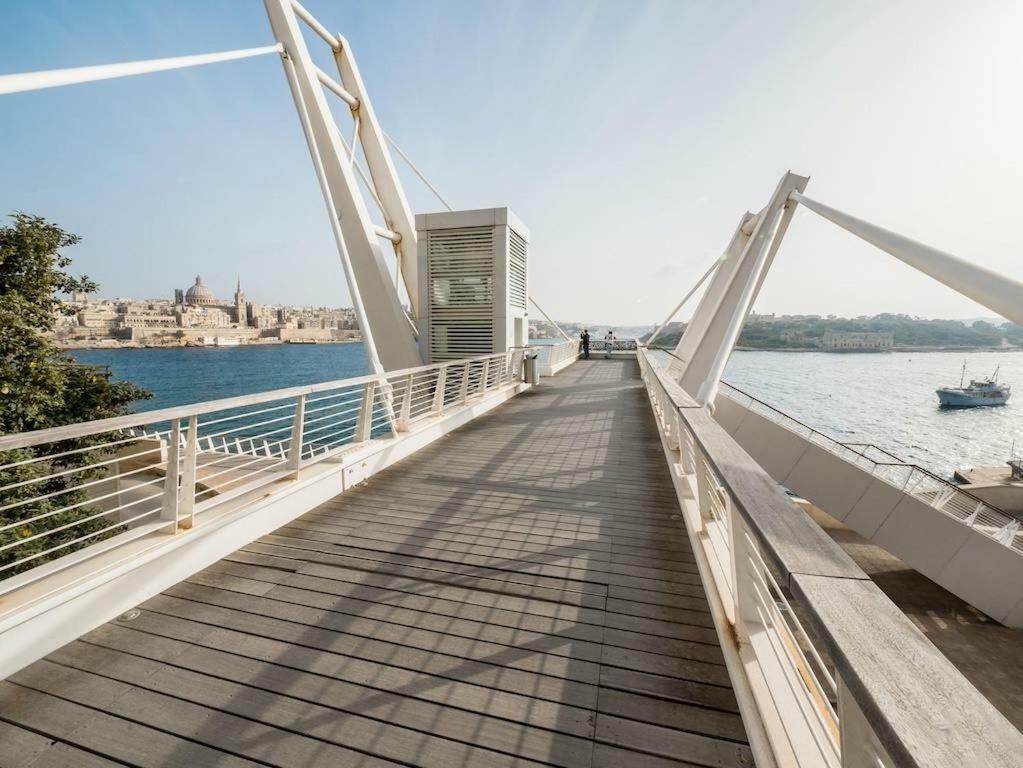 Apartment In Fort Cambridge With Pool Sliema Buitenkant foto
