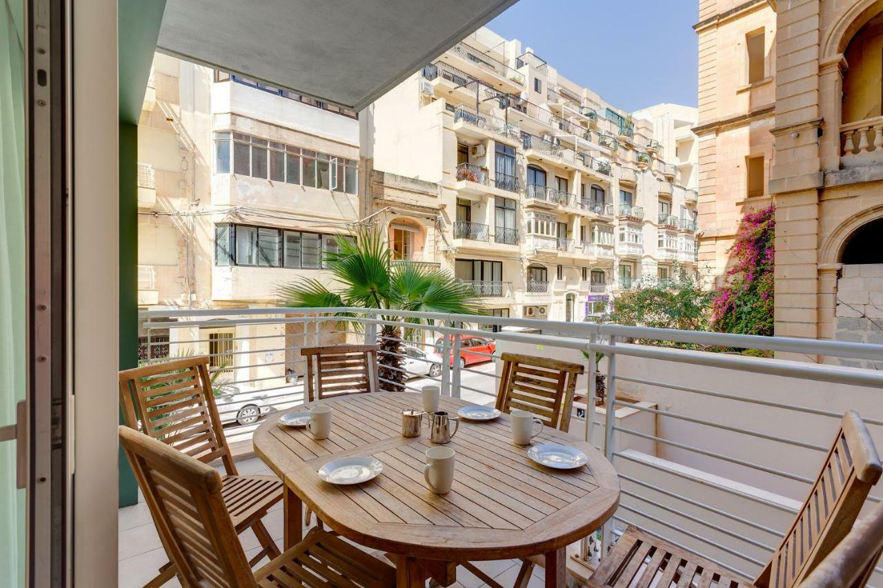 Apartment In Fort Cambridge With Pool Sliema Buitenkant foto