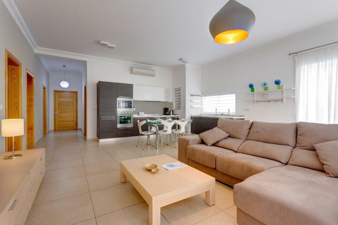 Apartment In Fort Cambridge With Pool Sliema Buitenkant foto