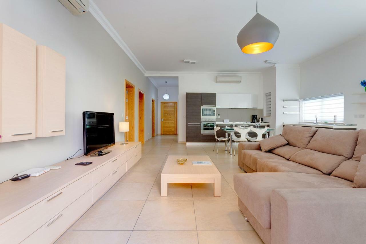 Apartment In Fort Cambridge With Pool Sliema Buitenkant foto