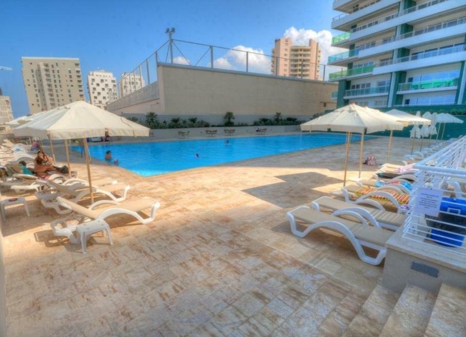 Apartment In Fort Cambridge With Pool Sliema Buitenkant foto