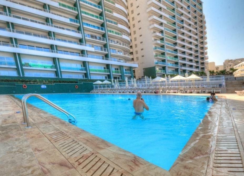 Apartment In Fort Cambridge With Pool Sliema Buitenkant foto